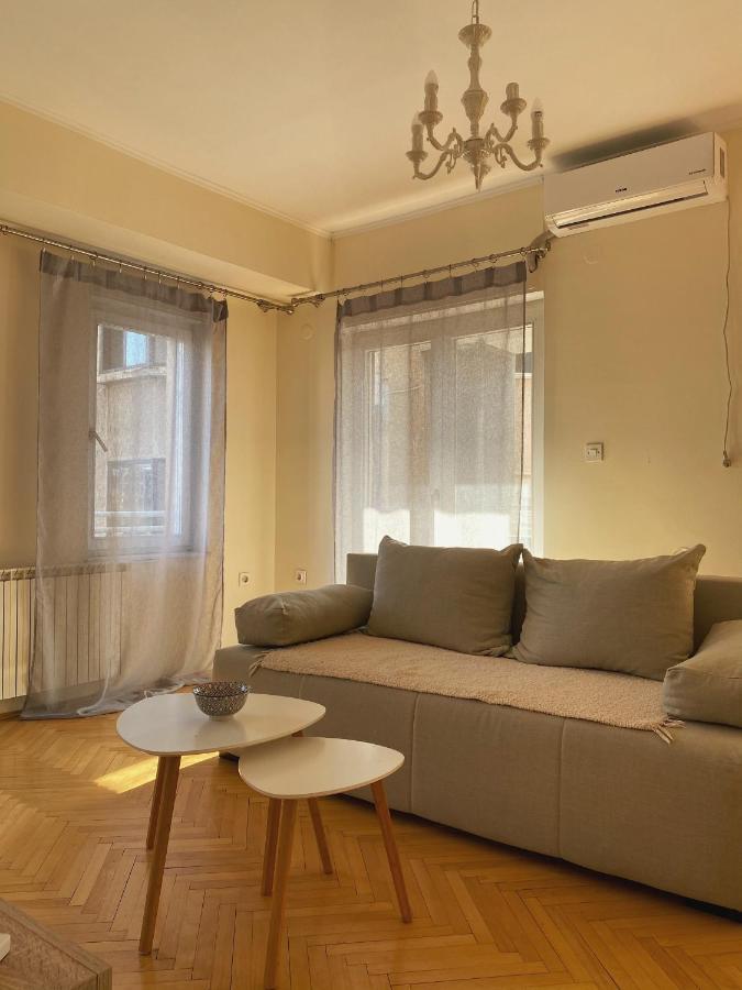 M&C Central Apartment Skopje Buitenkant foto