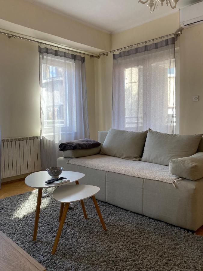 M&C Central Apartment Skopje Buitenkant foto
